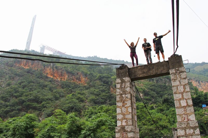 File:BeipanjiangDugeAlex&Friends.jpg
