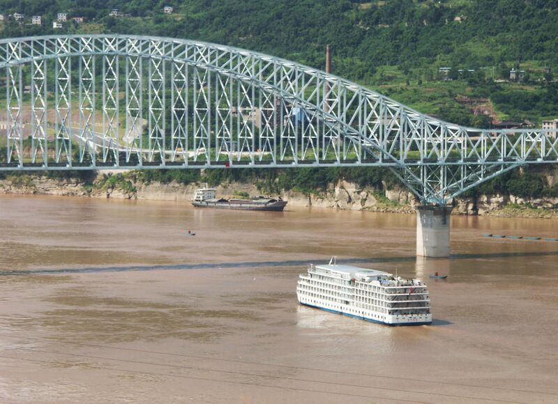 File:WanzhouRailwayLonglens2.jpg