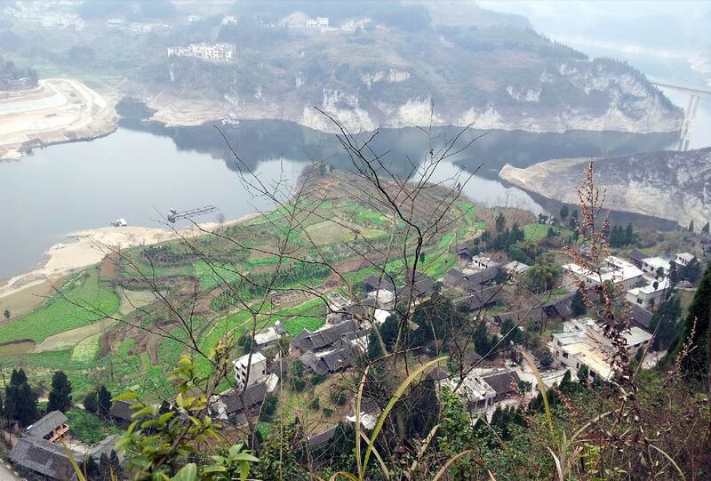 File:LuowangheBeamOnRight.jpg