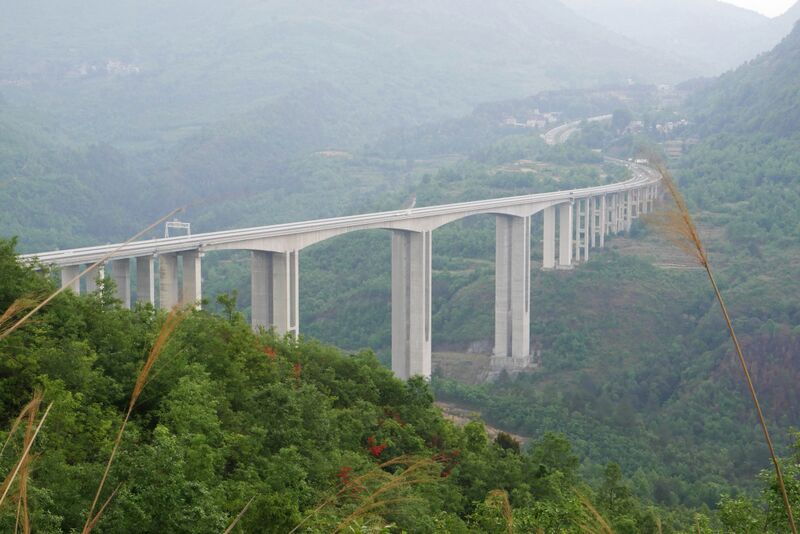 File:ChangshanheLonglens22.JPG