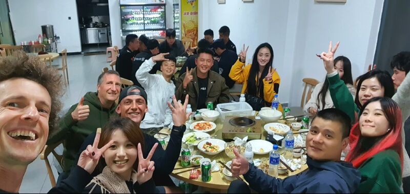 File:NizhuheDinnerByTracey2.jpg