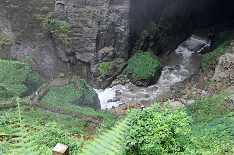 File:638Tiankeng39 copy.JPG