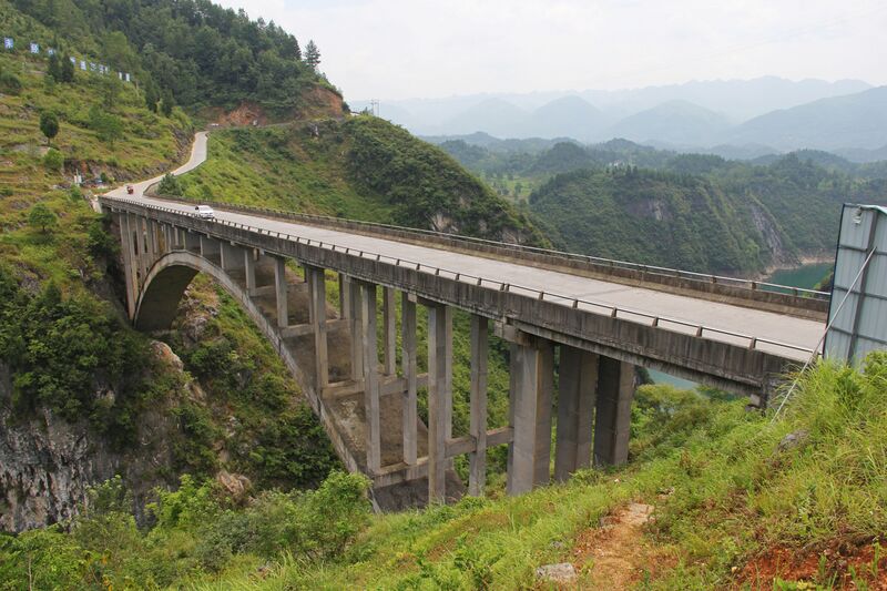 File:ShatanWenchuanHighArchRoad.JPG