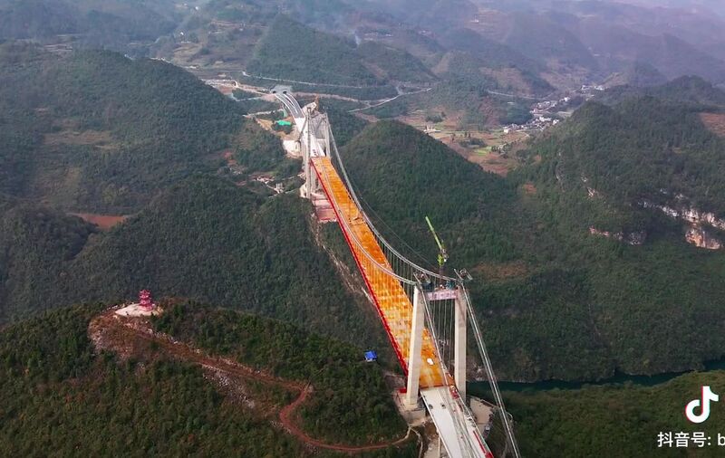 File:Wujiang Bridge MeishiDroneCrane.jpg