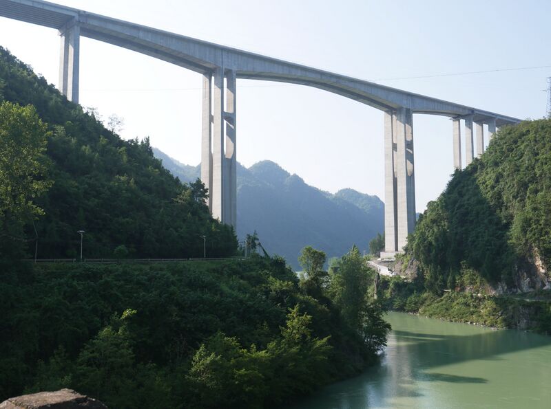 File:ApengjiangNumber2Valley.JPG