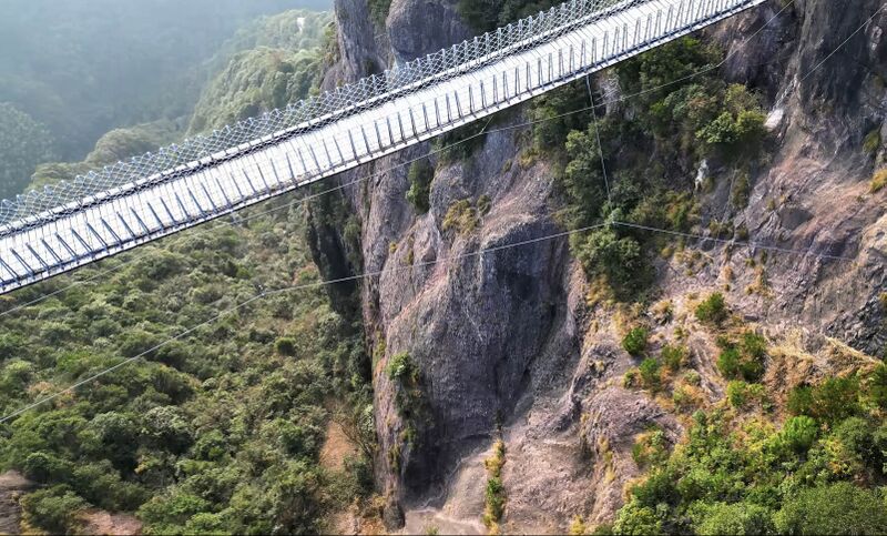 File:Nanhai FootbridgeSlopeDropDown.jpg