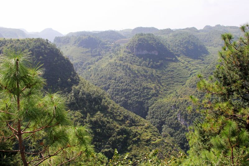 File:ZongqiheGorgeSouth.jpg