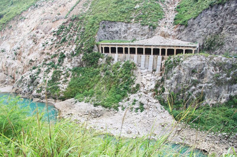 File:BeipanjiangHighSpeedRoadShed.jpg