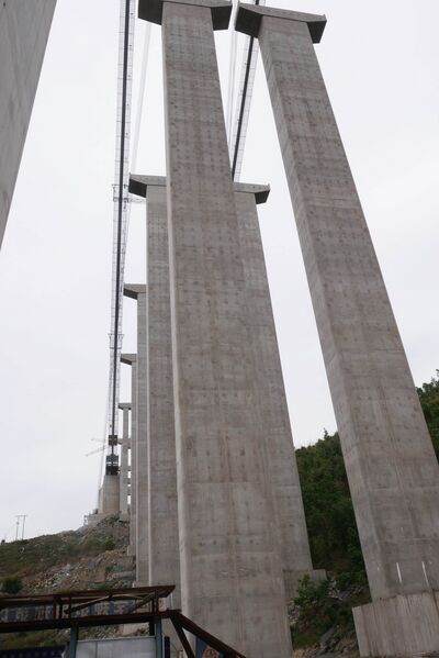 File:TianmenApproachPier.JPG
