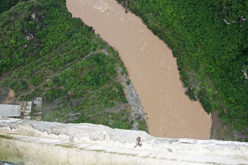 File:ChishuiheBeamRiverDrop.jpg