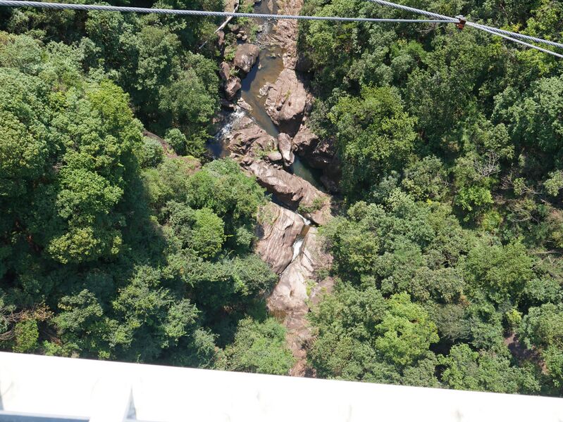 File:LongchuanxiaFootbridgeDrop.JPG