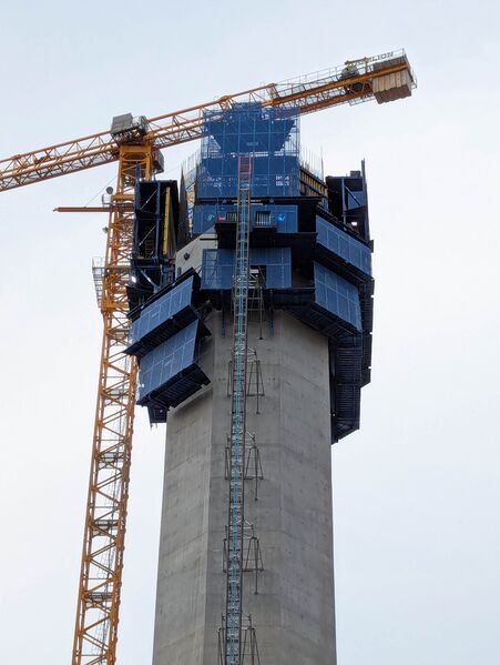 File:PuheRailwayPierTop.jpg
