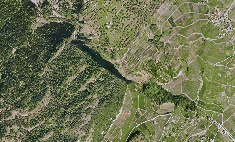 File:2PontFarinetAerial.jpg