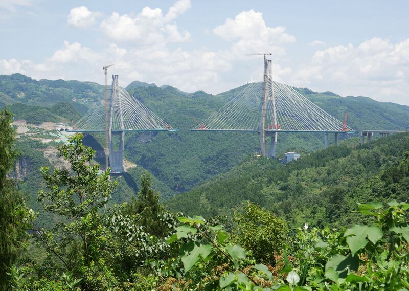 File:Chishuihe Bridge JinshaTrees.JPG