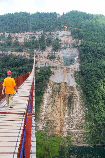 File:MengdongheYongjiFootbridgetoWest.jpg
