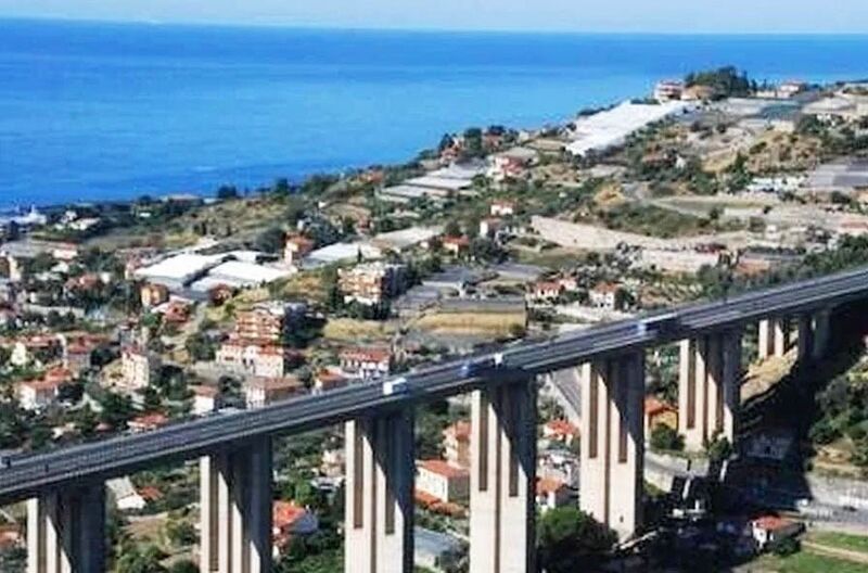 File:SanMartinoProb45mtrSpans.jpg