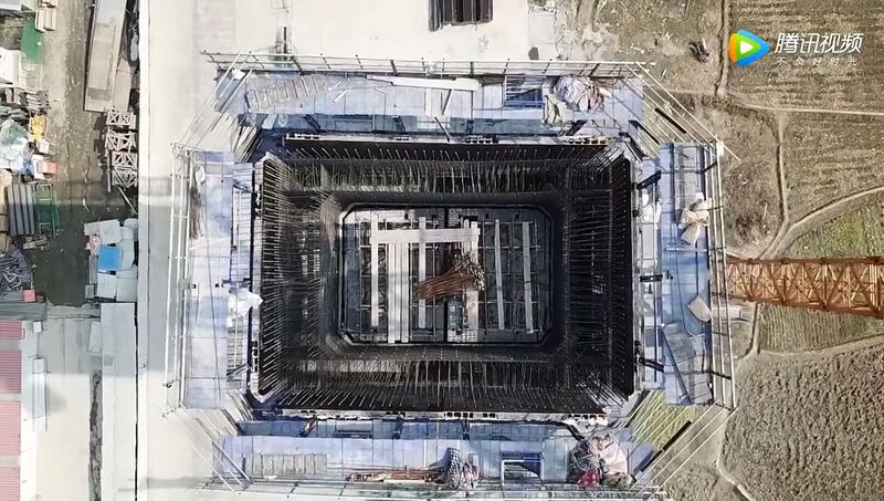 File:TianchiRailwayDronePierTop.jpg
