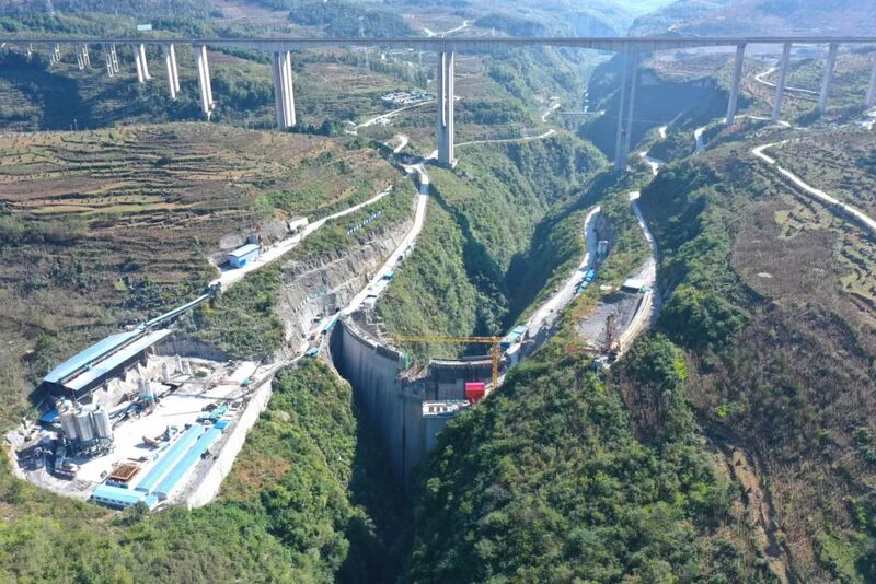 File:Xixihe RailwayDamValley.jpg