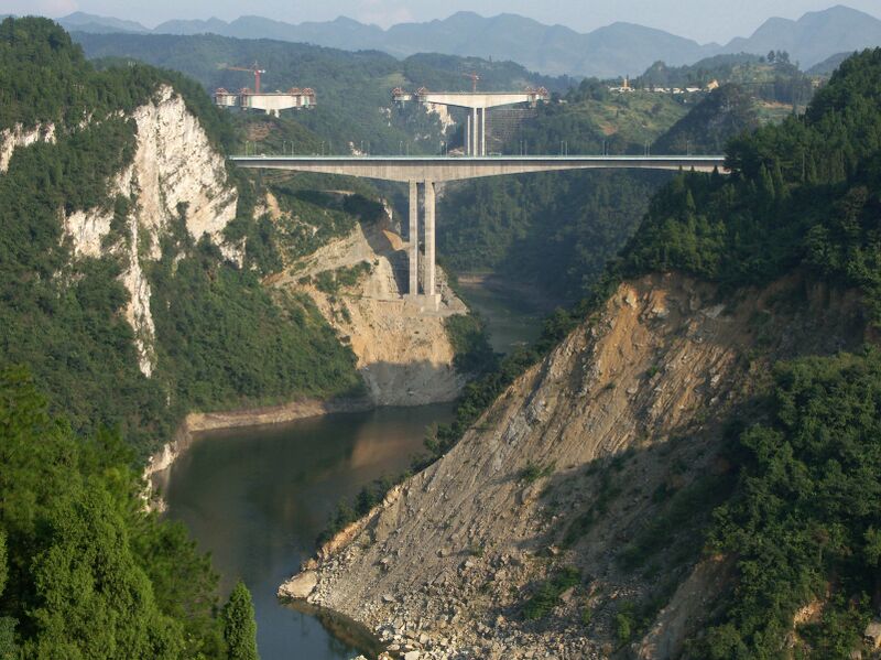 File:10YanjinheBridgeBeam.jpg