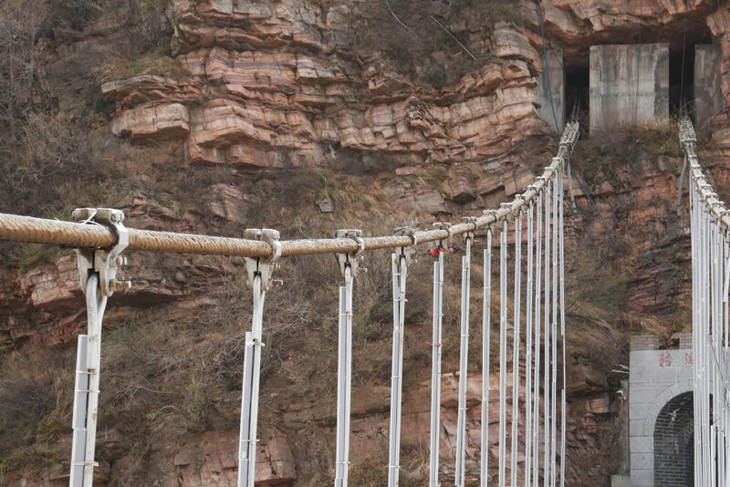 File:WudangshanFootbridgeStringersLonglens.JPG