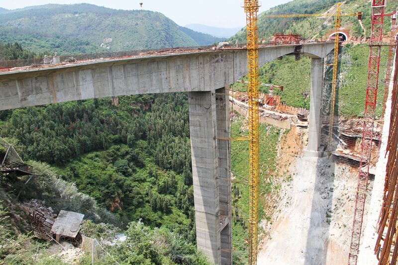 File:XiyoudongSouthboundBridge.jpg
