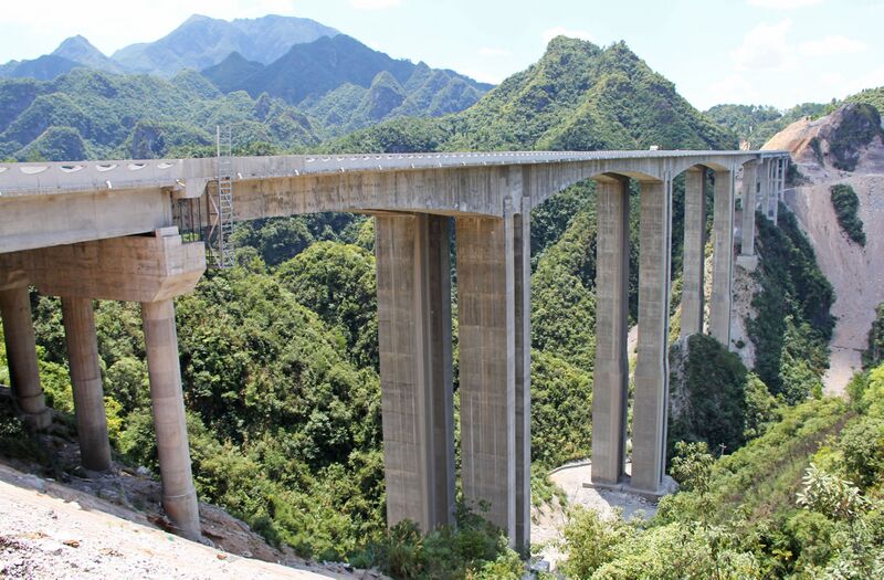 File:ZhangjiadongBridge2PiersSouth.jpg