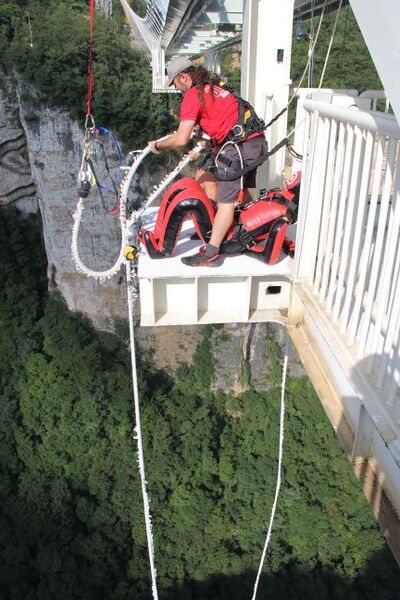File:ZhangjiajieBeauBungyAugust.JPG