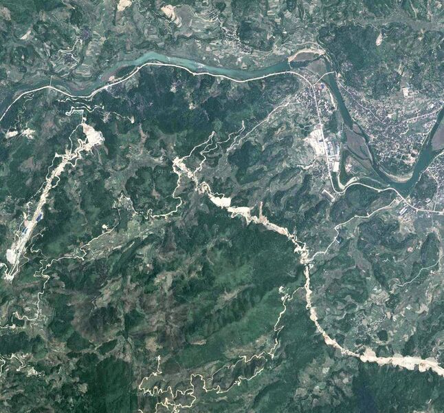 File:DakengSatelliteWide.jpg