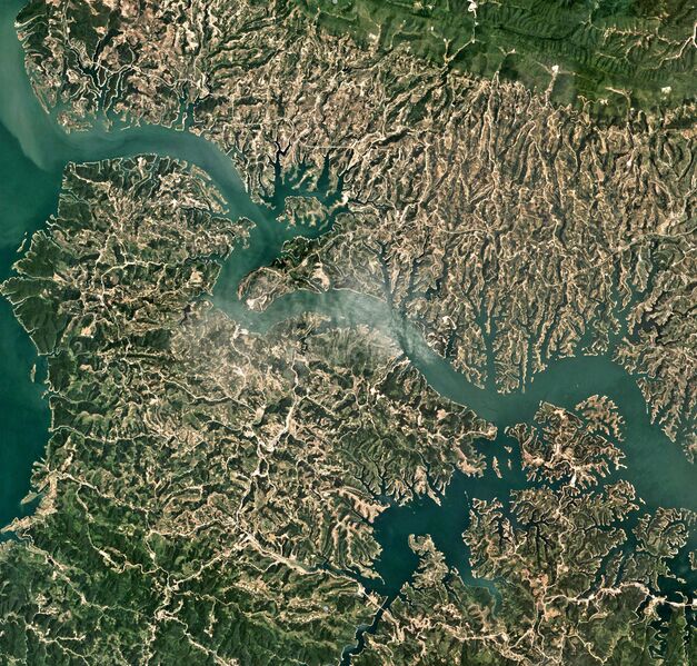 File:Danjiangkou DamSatelliteWide.jpg