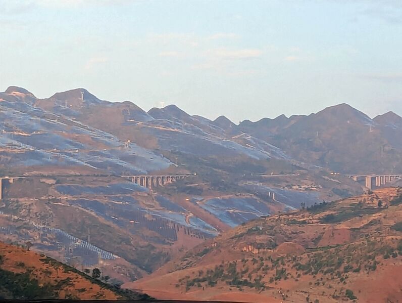 File:ShayingouSolarPanels2.jpg