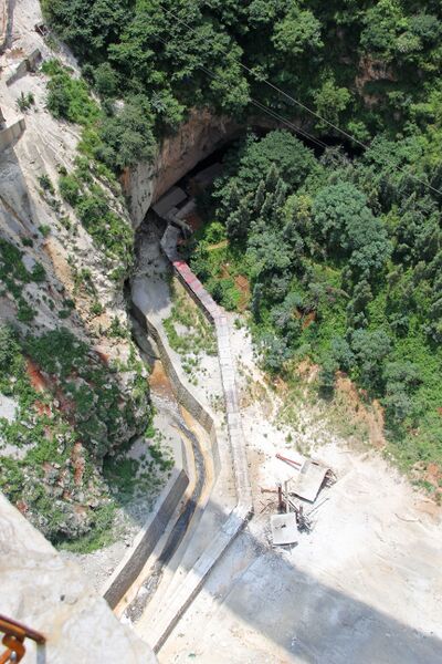 File:XiyoudongTrench.jpg