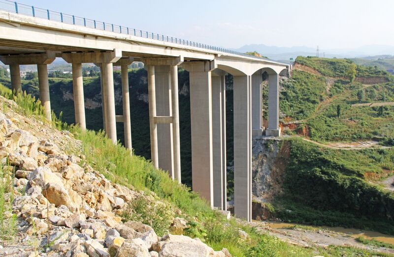 File:BijieAirportBeam355ftH.jpg