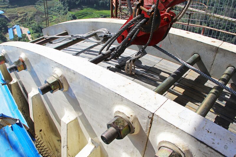 File:LongjiangCableSaddleClose.jpg