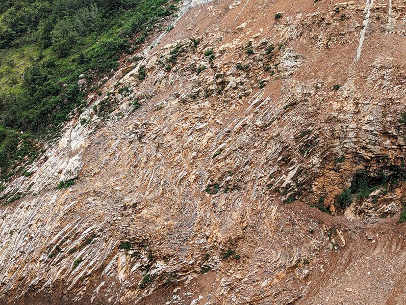 File:YindiheRockFormations.jpg