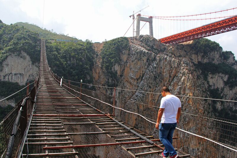 File:DimuheSideBySideBridges.jpg
