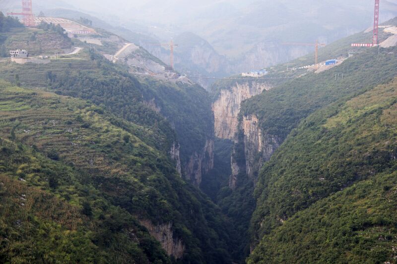 File:XixiheRailwayGorgeMedium.jpg