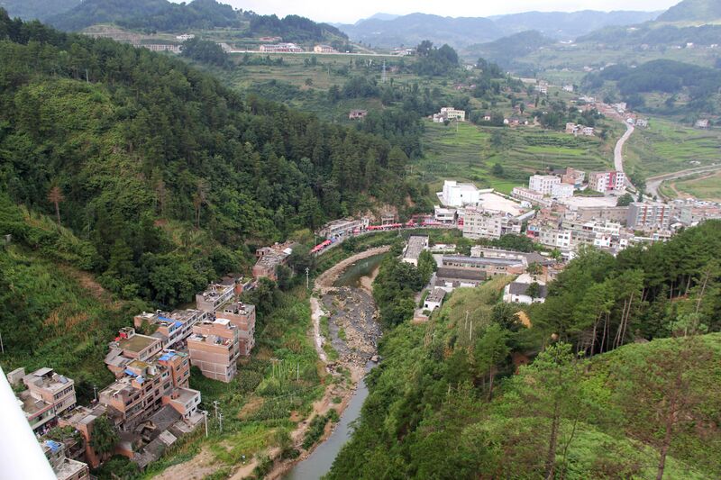 File:ZhongpingValley.JPG