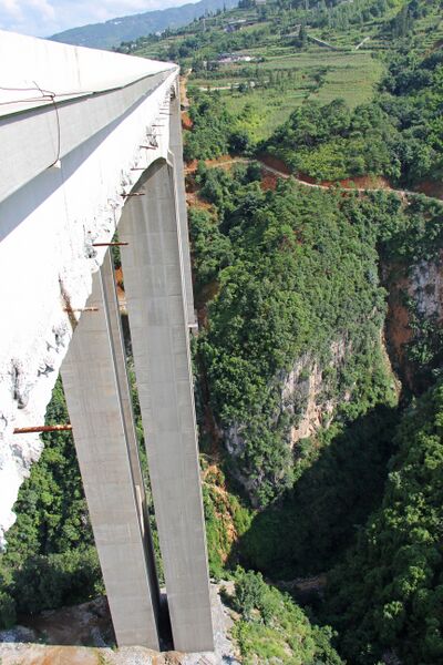 File:361WanglongbaoPiers&Gorge.jpg