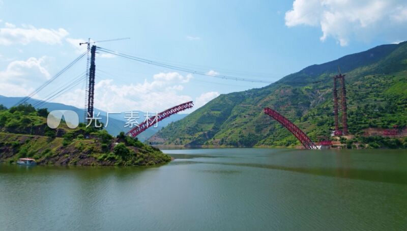 File:Xi'niuHighlineLake.jpg