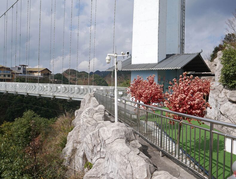 File:Liupanshui MeihuashanRocks.JPG