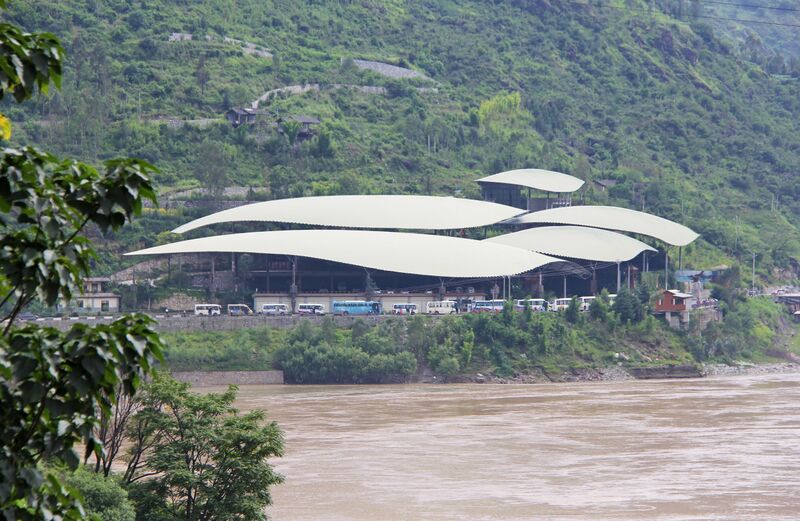 File:472TigerLeapingParkingBuilding.jpg
