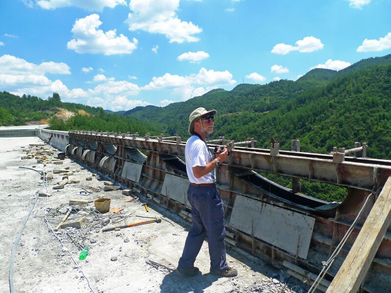 File:82ZhangjiajieBridgeRichardbyBruceLee.jpg