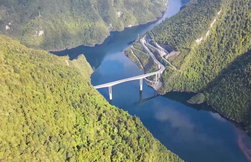File:Lianghekou Bridge HefengDrone.jpg
