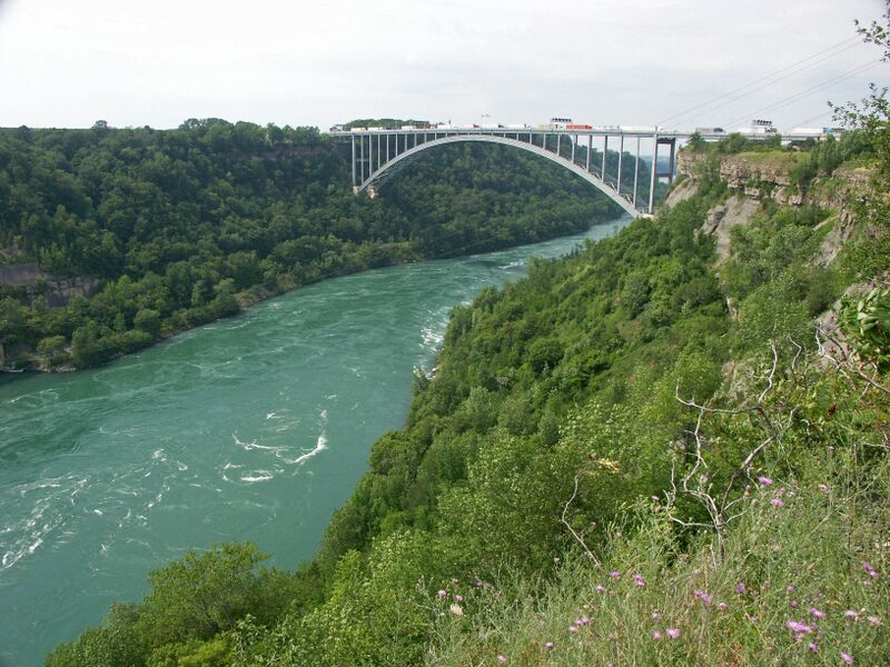 File:3LewistonQueenstonBridge.jpg