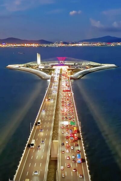 File:ShenzhongNightIsland.jpg