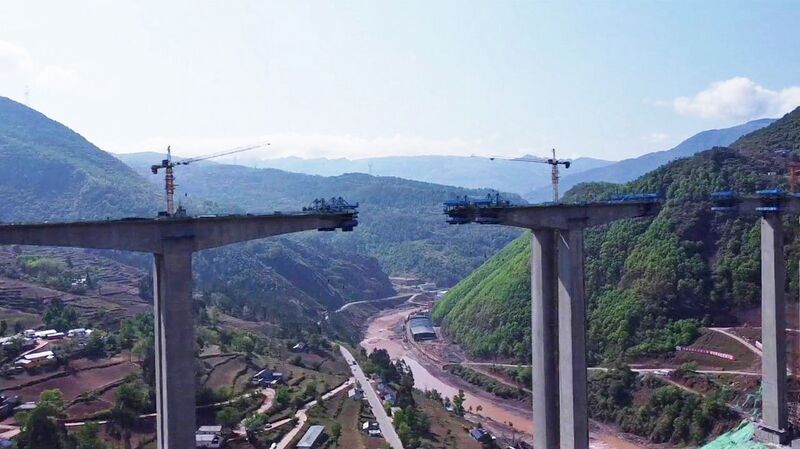 File:ZimogeniPiersSky.jpg