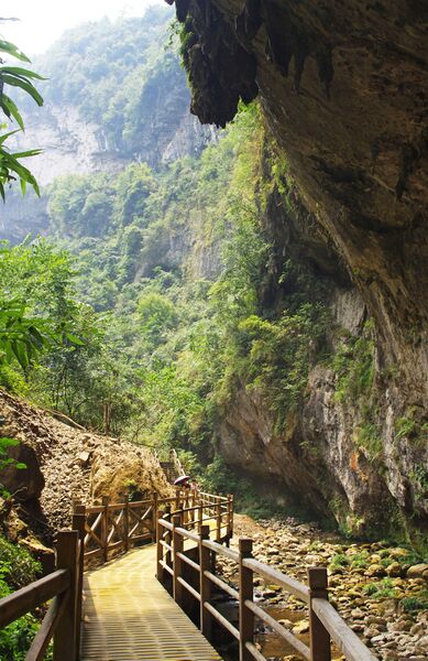 File:156ZhangjiajieWalkwayViewbyRichard.jpg