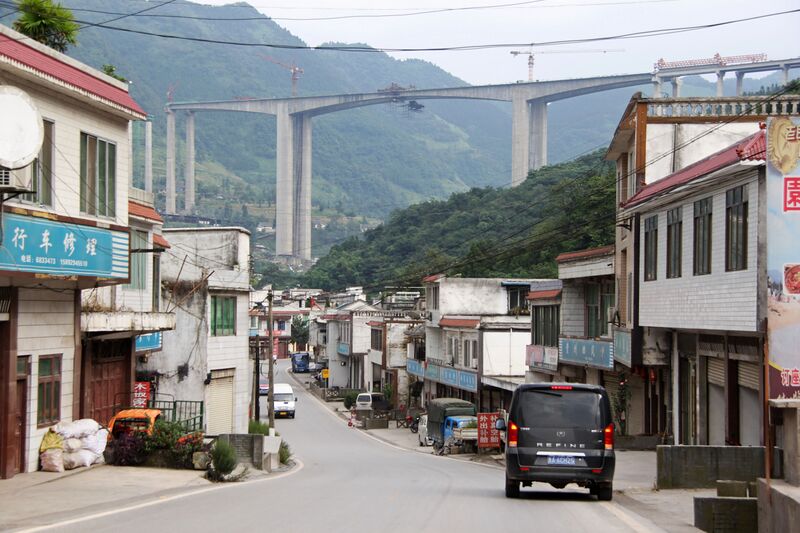 File:LuosizhaiAndRoad.jpg
