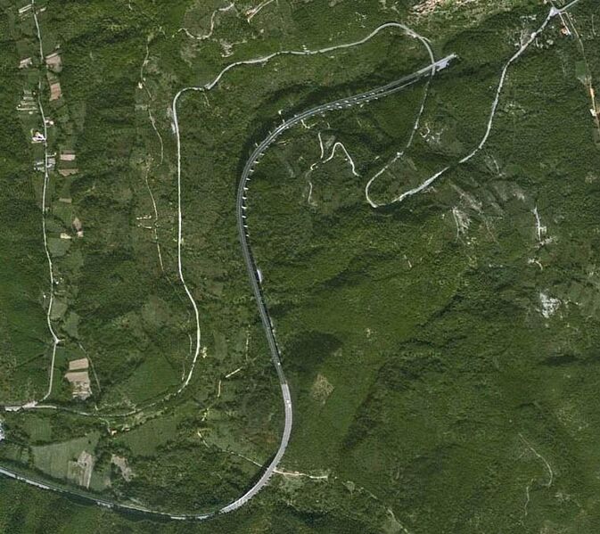 File:3PietraseccaViadottoAerial.jpg