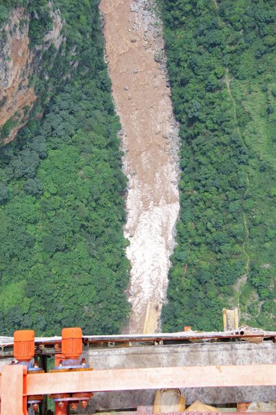 File:BeipanjiangDugeDropLonglens.jpg